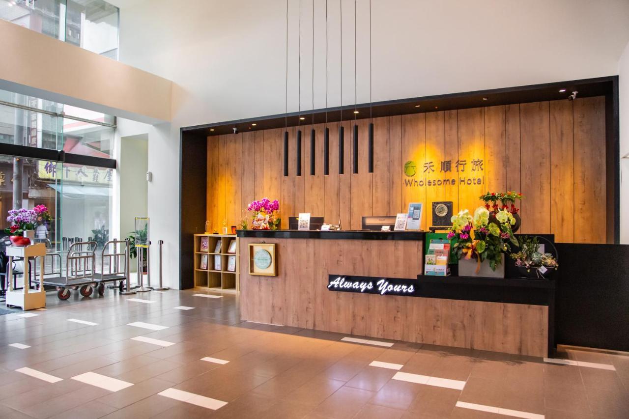 Wholesome Hotel Taipei Bagian luar foto