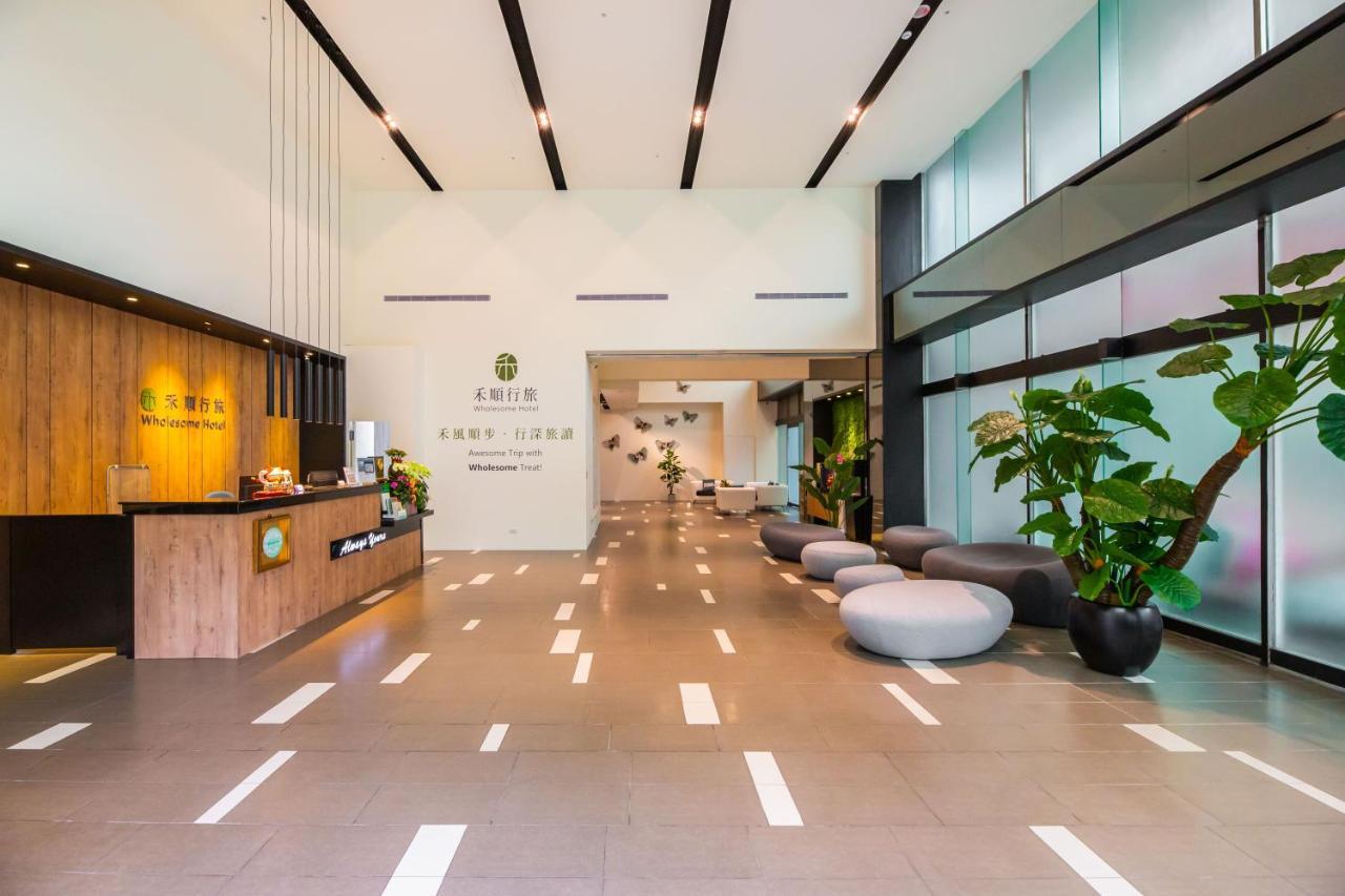 Wholesome Hotel Taipei Bagian luar foto