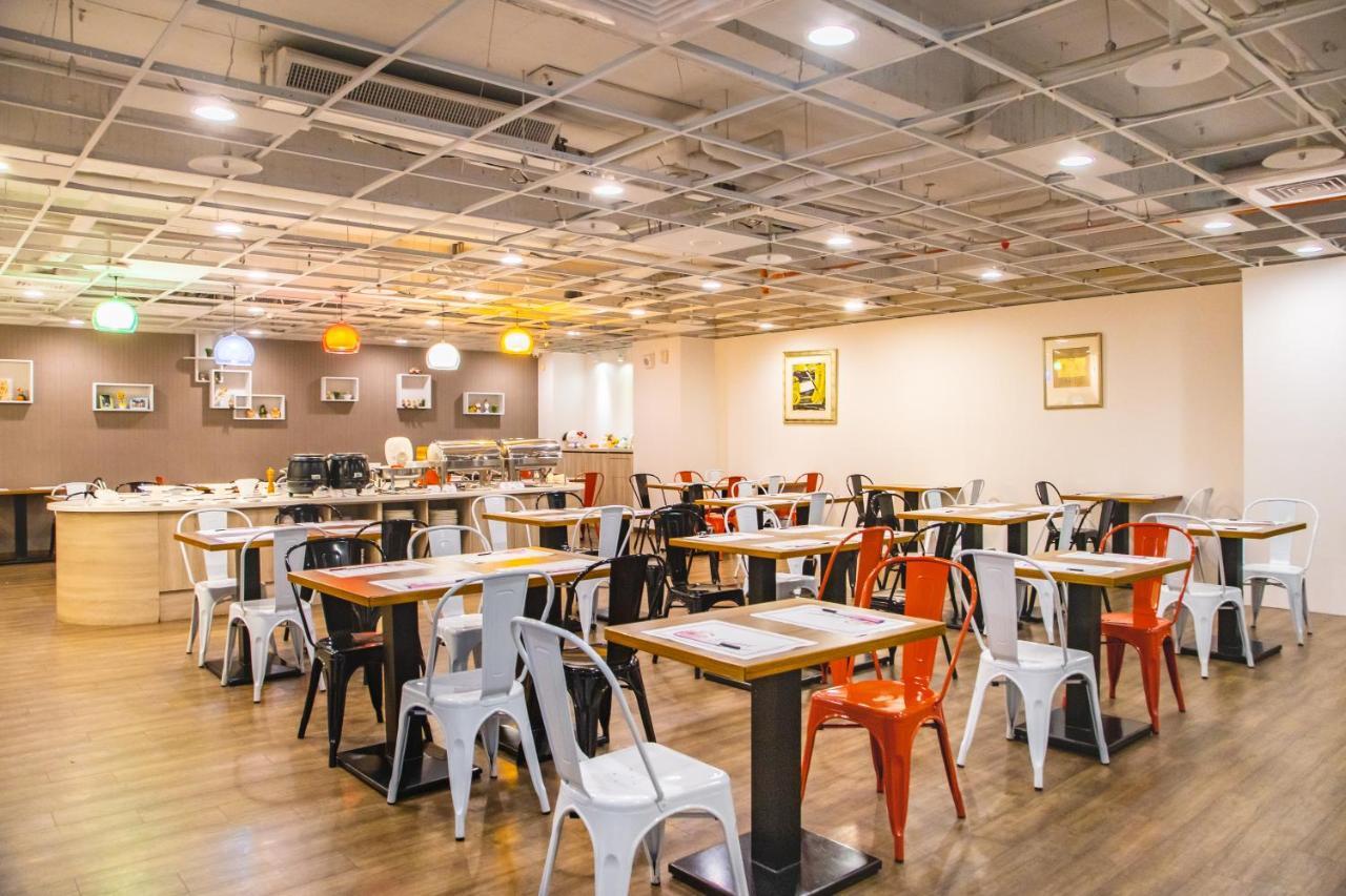 Wholesome Hotel Taipei Bagian luar foto