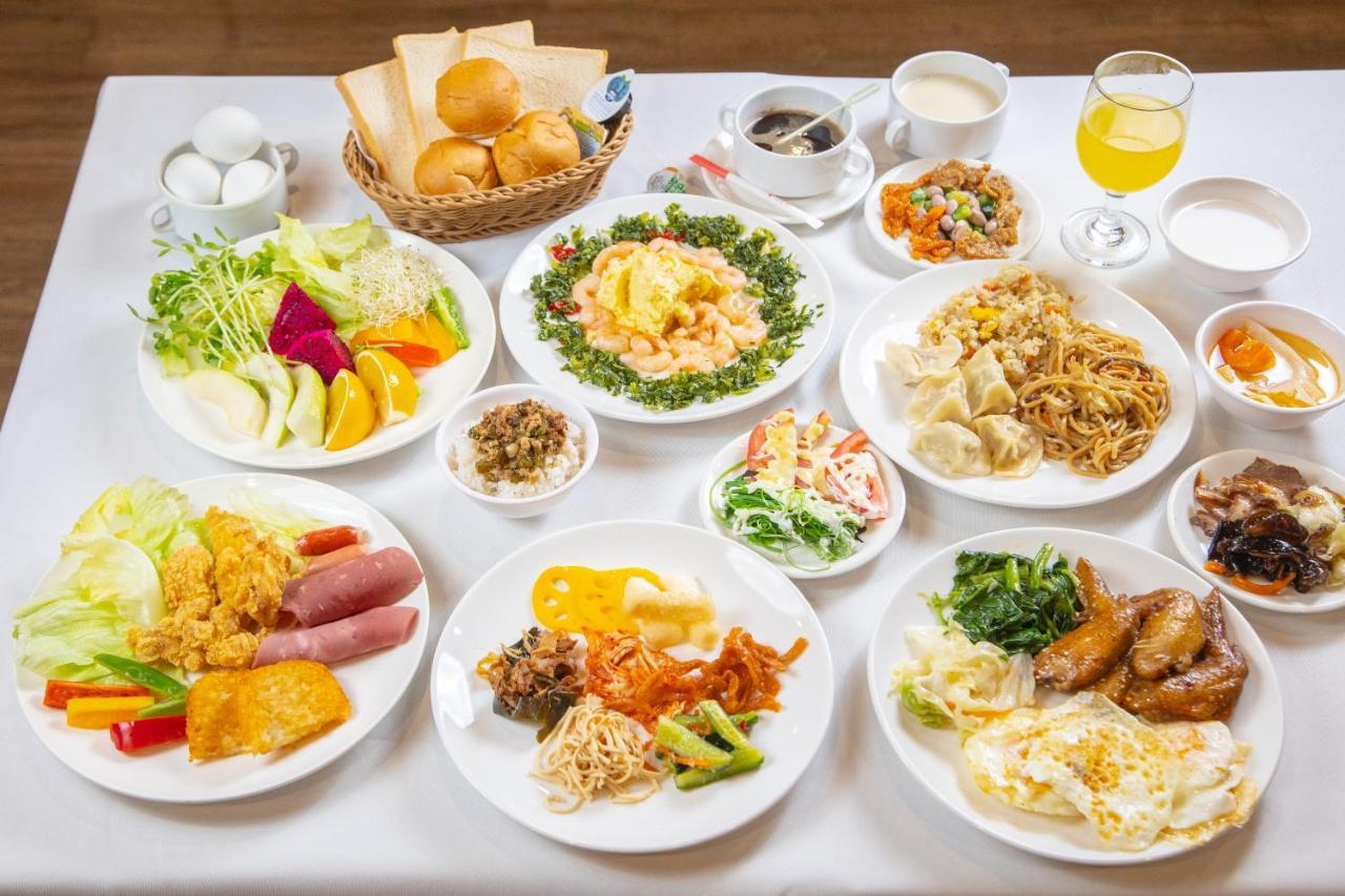 Wholesome Hotel Taipei Bagian luar foto