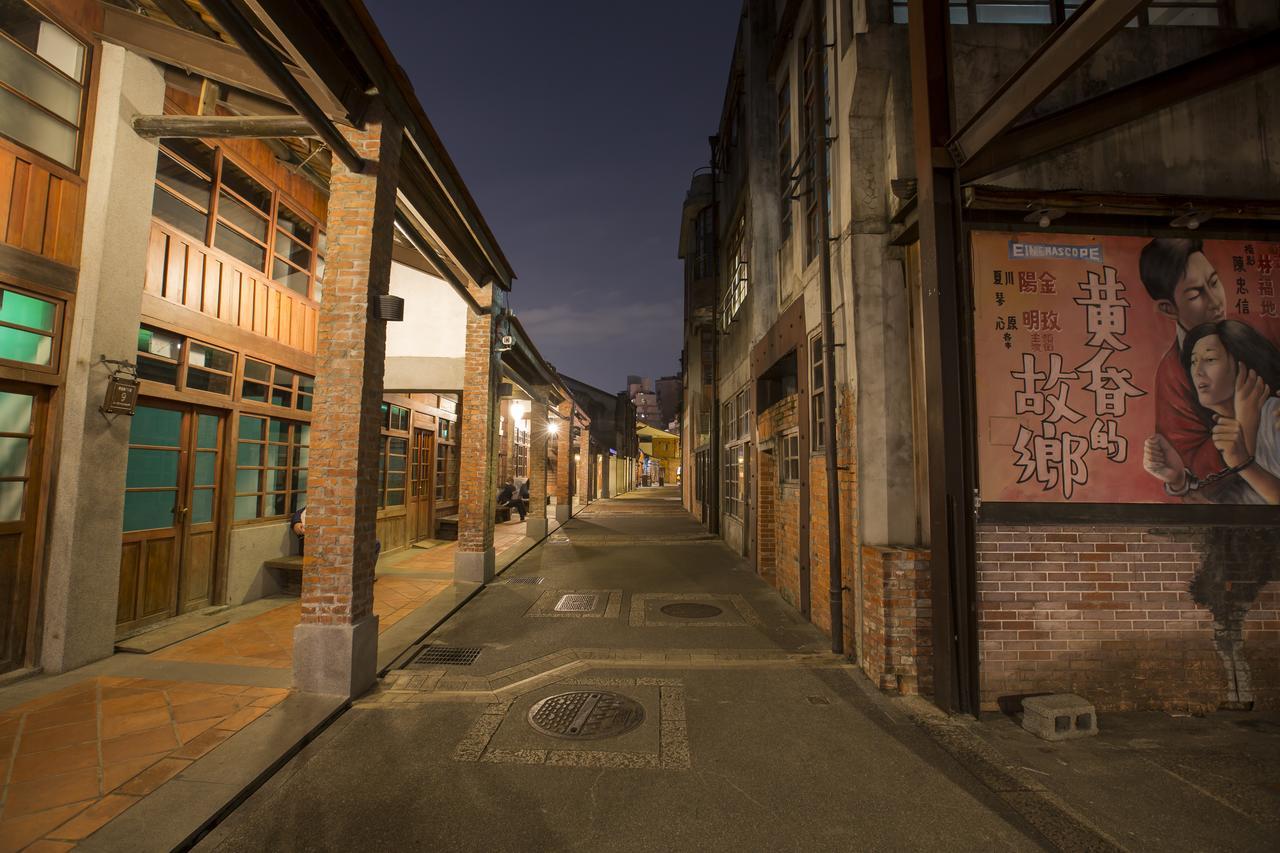Wholesome Hotel Taipei Bagian luar foto