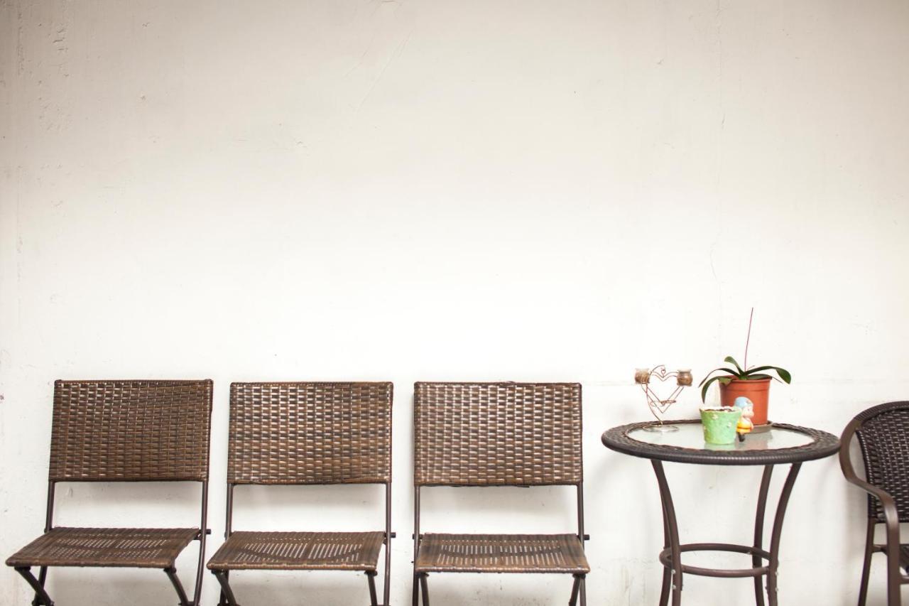 Wholesome Hotel Taipei Bagian luar foto