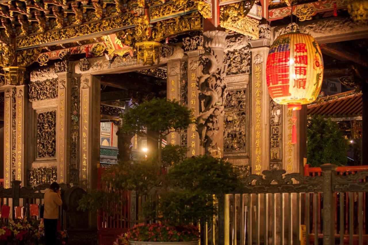Wholesome Hotel Taipei Bagian luar foto
