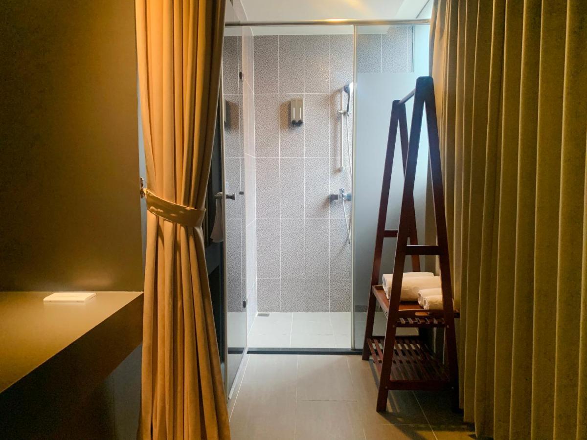 Wholesome Hotel Taipei Bagian luar foto