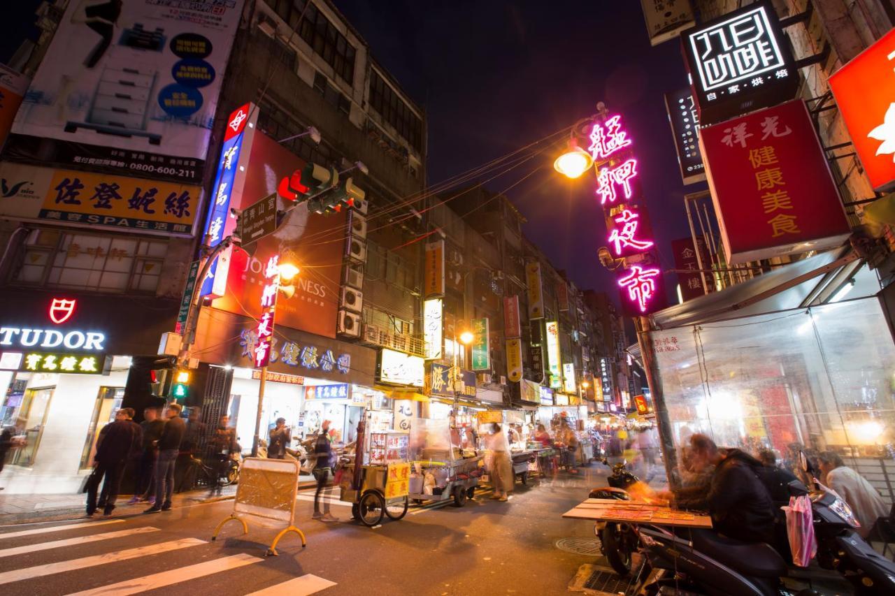Wholesome Hotel Taipei Bagian luar foto