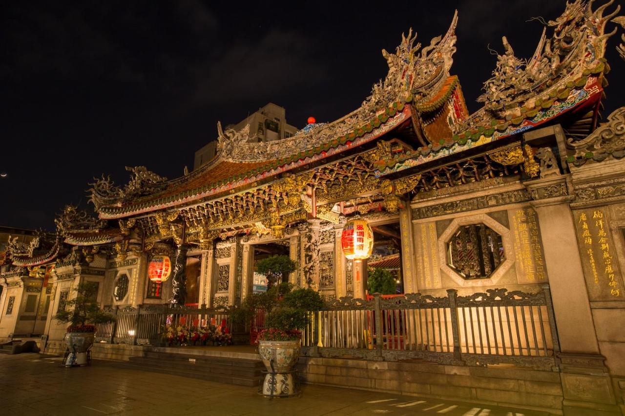Wholesome Hotel Taipei Bagian luar foto