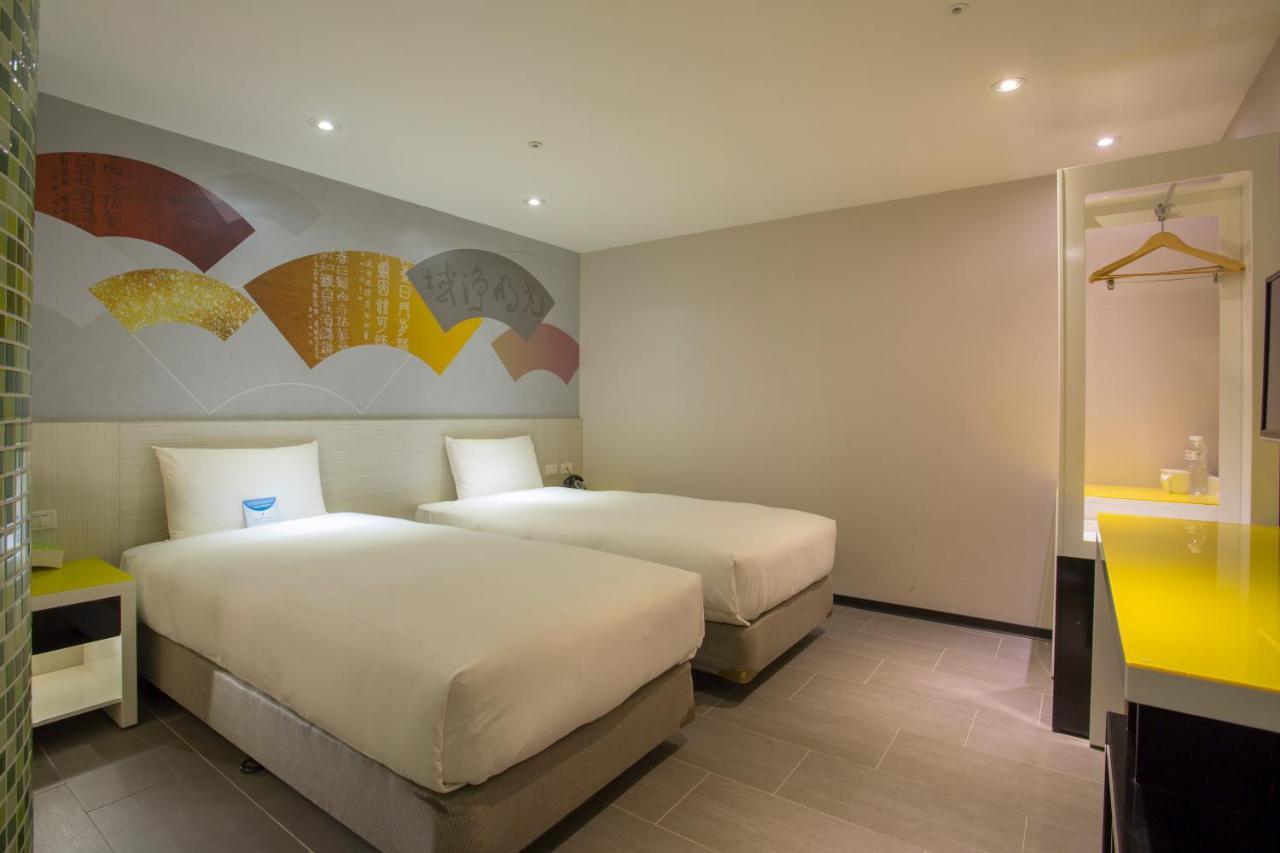 Wholesome Hotel Taipei Bagian luar foto
