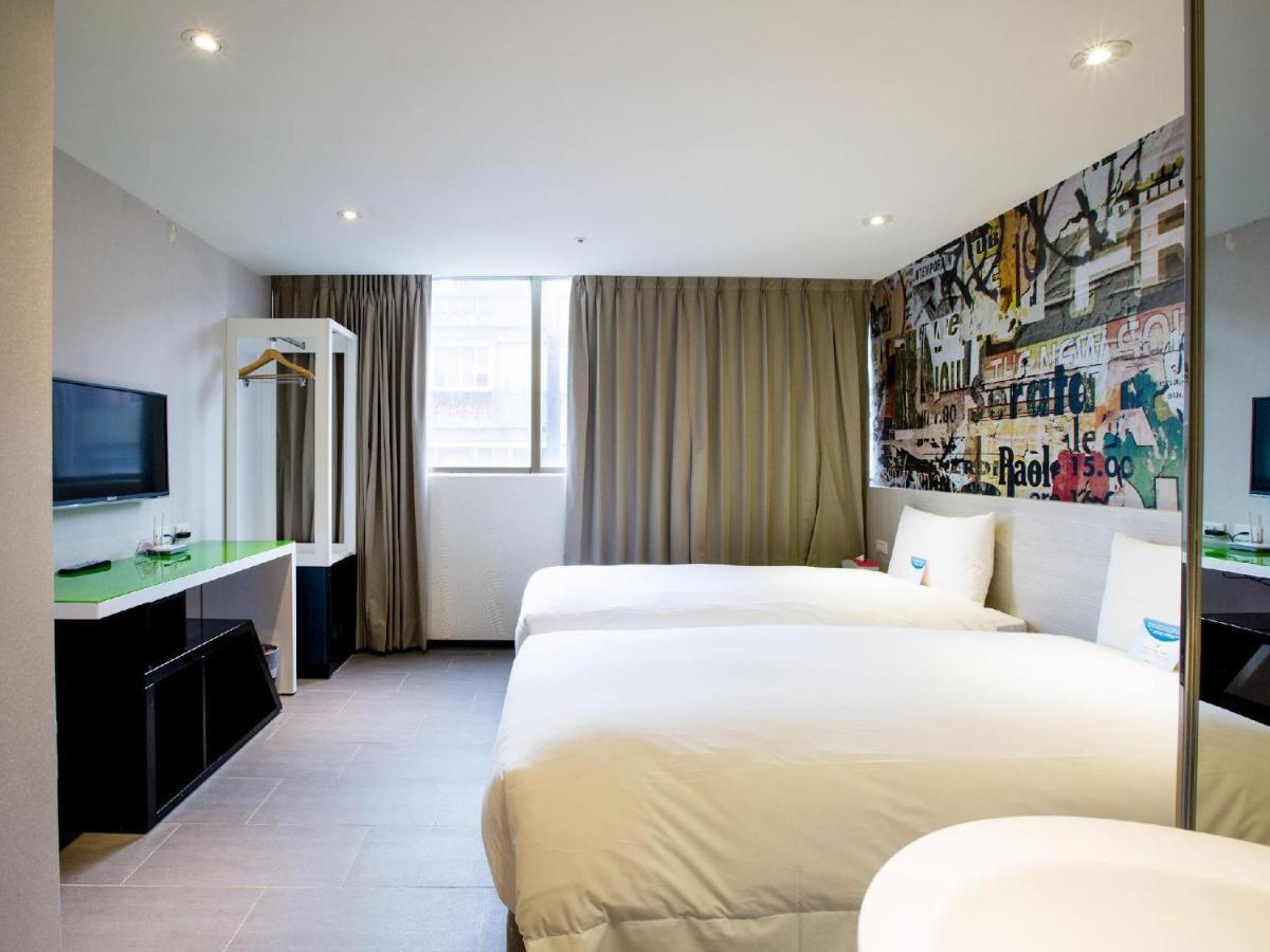 Wholesome Hotel Taipei Bagian luar foto