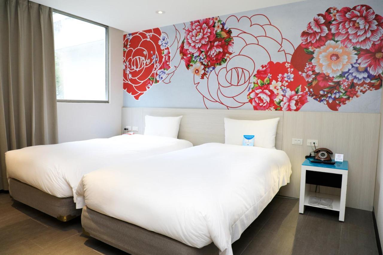 Wholesome Hotel Taipei Bagian luar foto