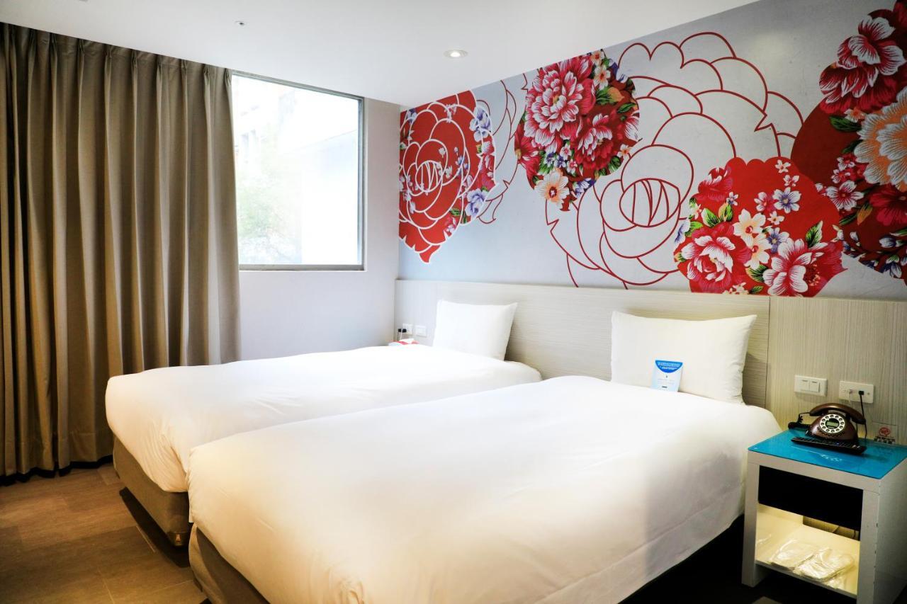 Wholesome Hotel Taipei Bagian luar foto