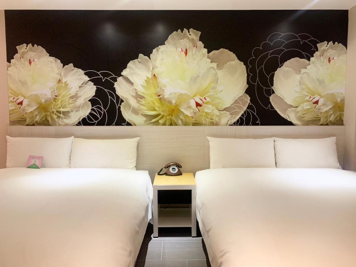 Wholesome Hotel Taipei Bagian luar foto