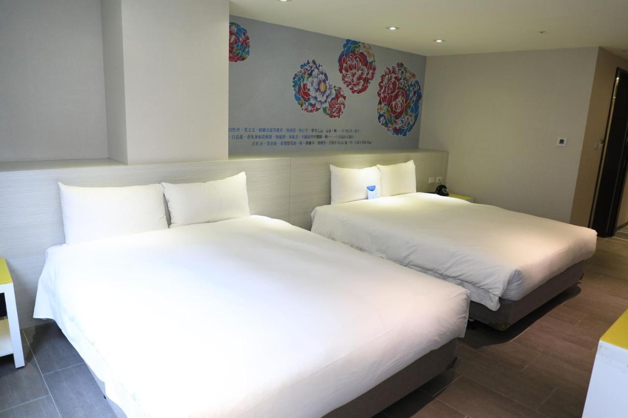 Wholesome Hotel Taipei Bagian luar foto