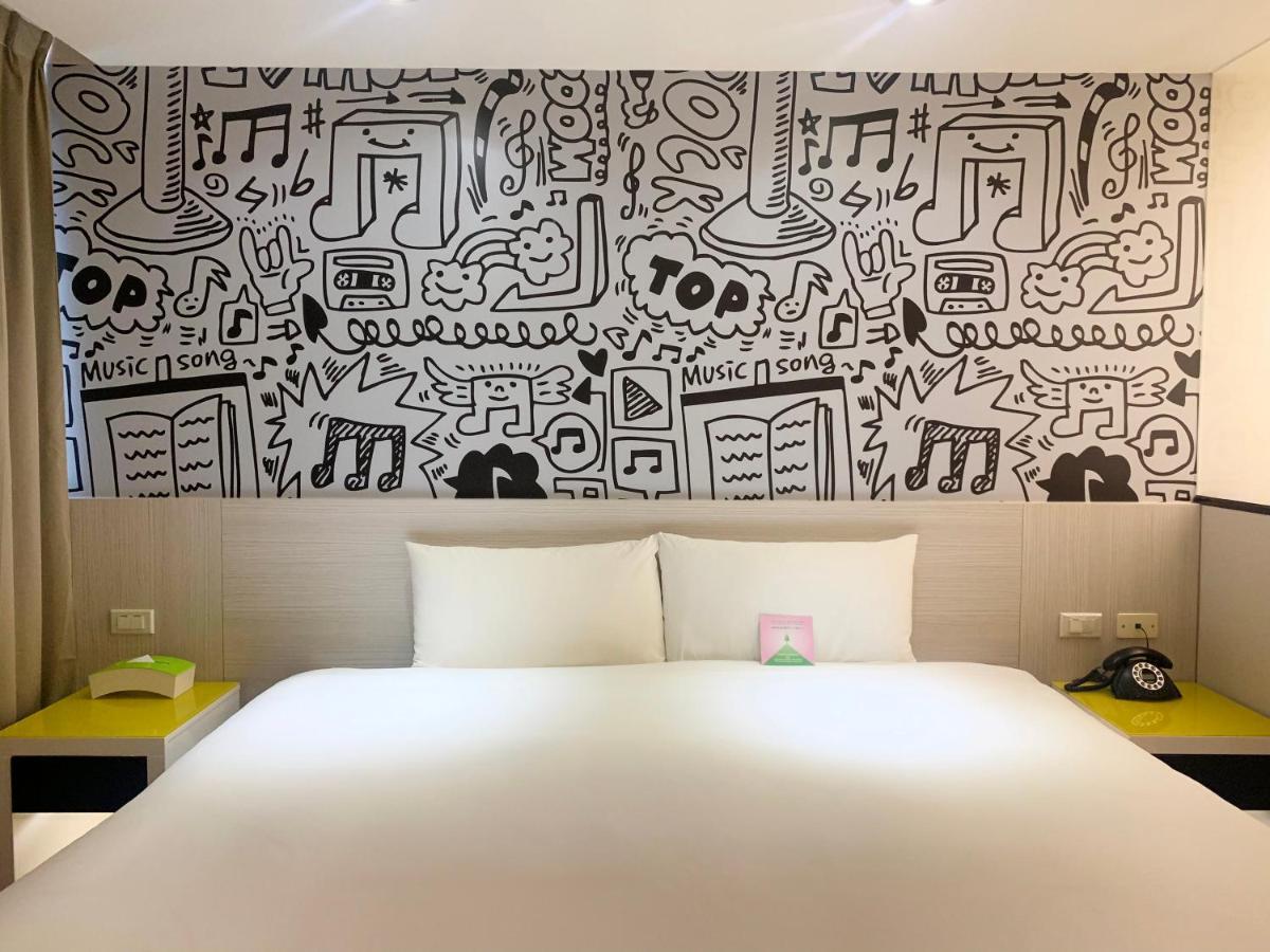 Wholesome Hotel Taipei Bagian luar foto