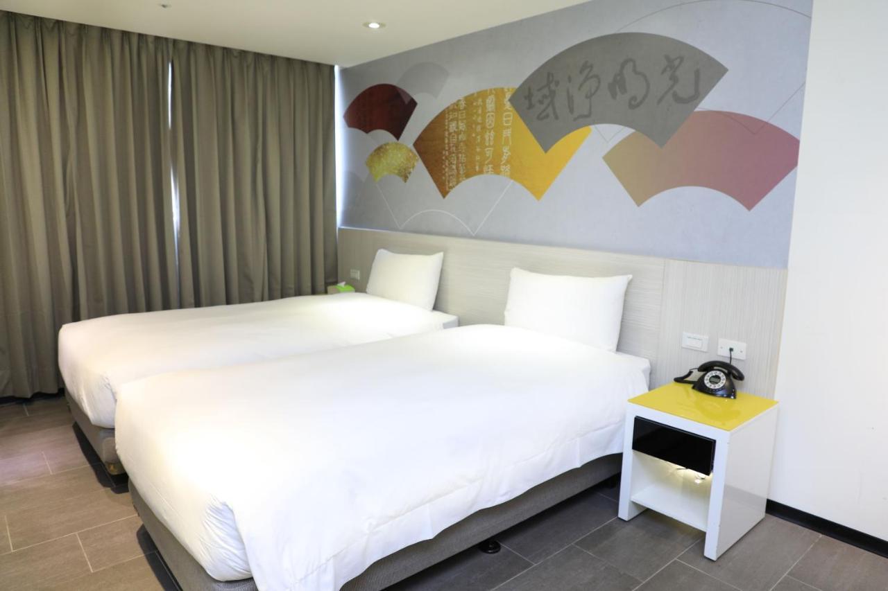 Wholesome Hotel Taipei Bagian luar foto