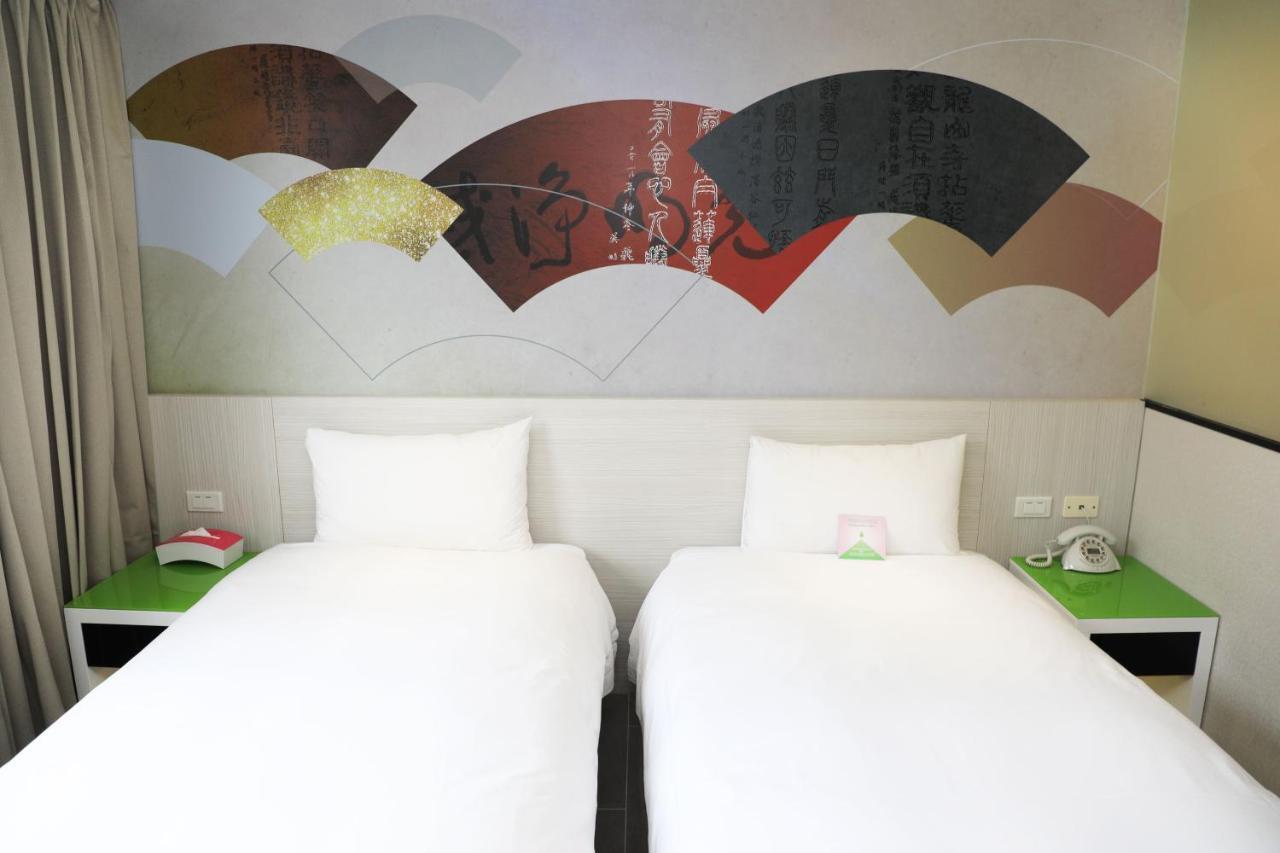 Wholesome Hotel Taipei Bagian luar foto