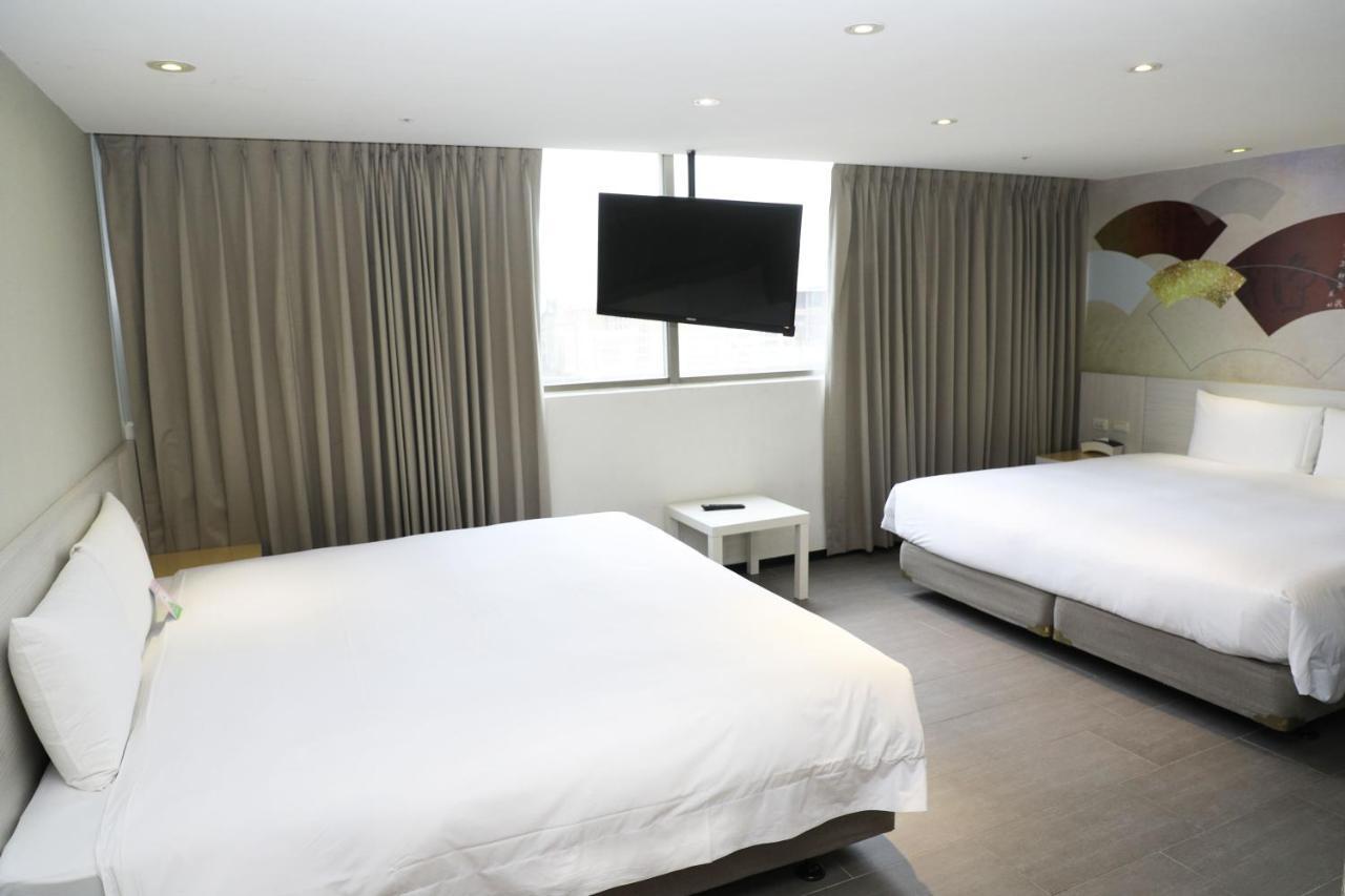 Wholesome Hotel Taipei Bagian luar foto